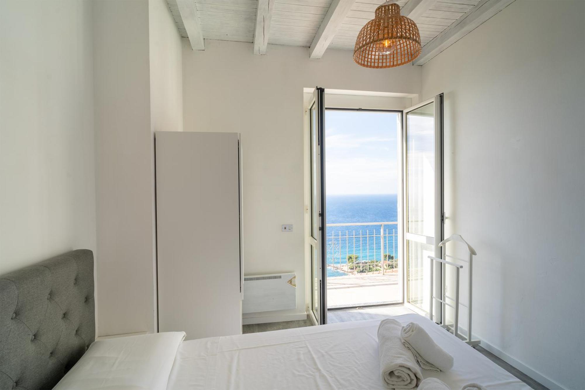 Casa Grimaldi - Terrace & Sea View Apartment Ventimiglia Bagian luar foto